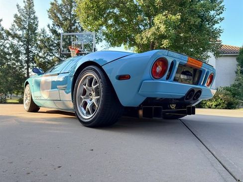 Used 2006 Ford GT RWD image 92