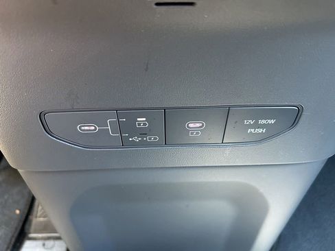 Used 2024 Kia EV9 Light Long Range RWD image 13