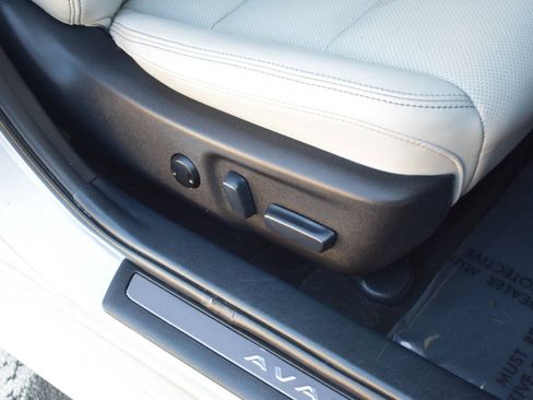 Used 2014 Toyota Avalon Limited w/ Technology Package FWD image 60