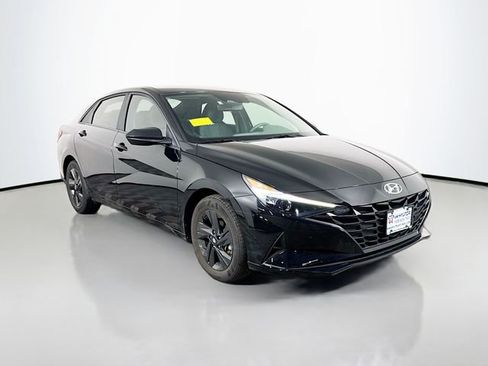 Used 2023 Hyundai Elantra SEL image 8