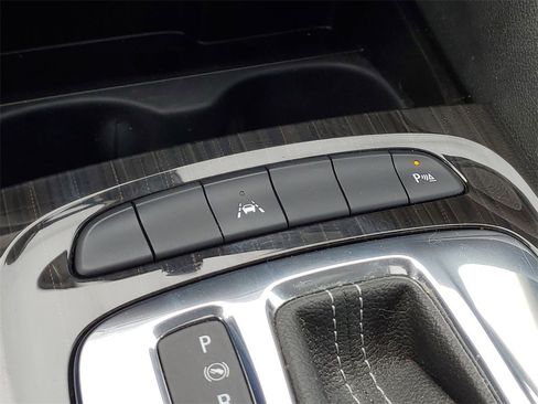 Used 2018 Buick Regal Essence w/ Driver Confidence Package #1 image 30