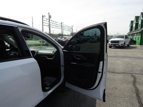 Used 2019 GMC Terrain SLE w/ Driver Convenience Package FWD image 22