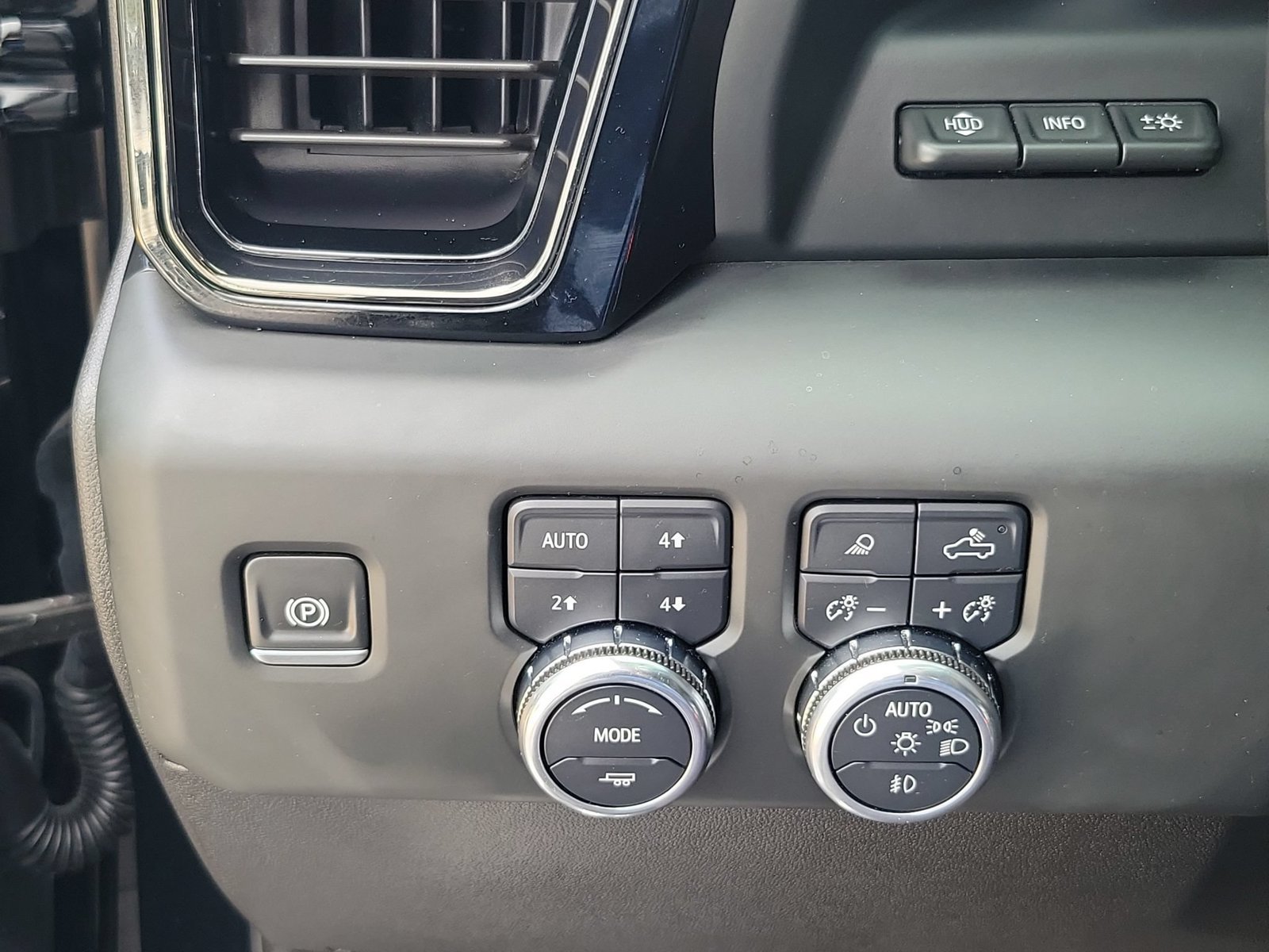 Used 2024 GMC Sierra 2500 AT4X AWD/4WD image 22
