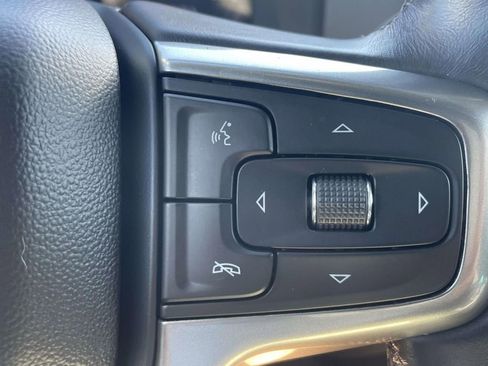 Used 2022 Chevrolet Silverado 1500 Custom Trail Boss AWD/4WD image 19
