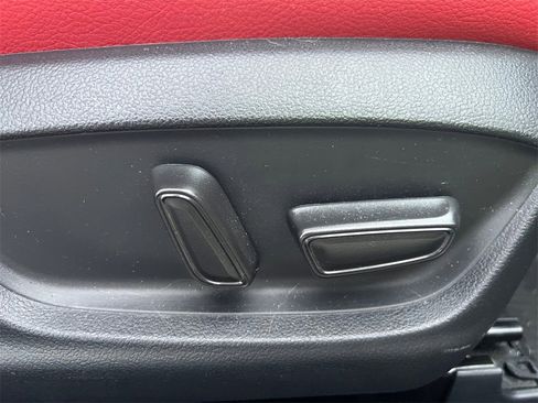 Used 2022 Toyota Camry XSE image 32