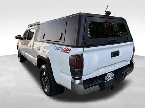 Used 2020 Toyota Tacoma TRD Off-Road AWD/4WD image 8