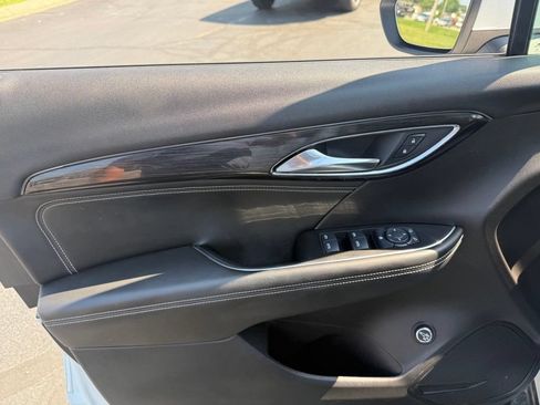 Used 2022 Buick Envision Preferred FWD image 21