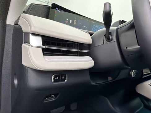 New 2026 Lincoln Navigator Reserve AWD/4WD image 38
