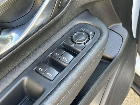 Used 2022 GMC Terrain SLE image 21