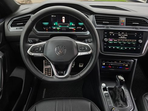 Used 2023 Volkswagen Tiguan SE R-Line AWD/4WD image 13