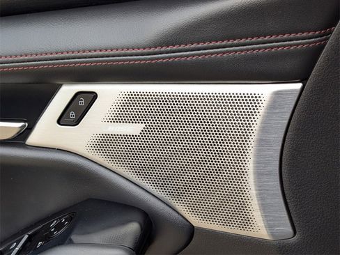 Used 2022 MAZDA MAZDA3 s image 13