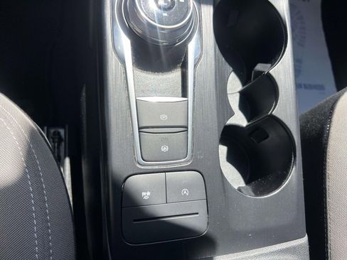 Used 2022 Ford Escape SE w/ SE Sport Appearance Package AWD/4WD image 33