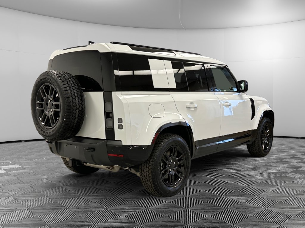 Used 2026 Land Rover Defender 110 X-Dynamic SE AWD/4WD image 6