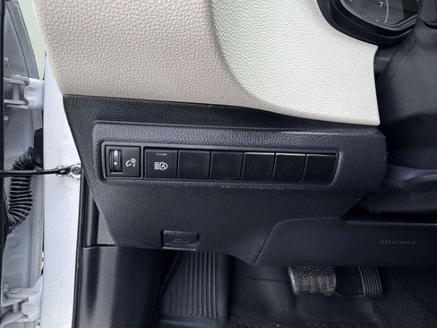 Used 2023 Toyota Corolla LE FWD image 23