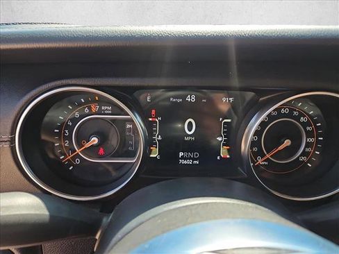 Used 2020 Jeep Gladiator Overland AWD/4WD image 13