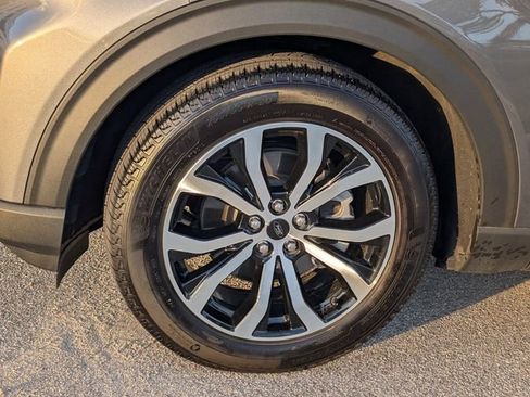 Used 2025 Ford Explorer ST-Line w/ Premium Package image 4