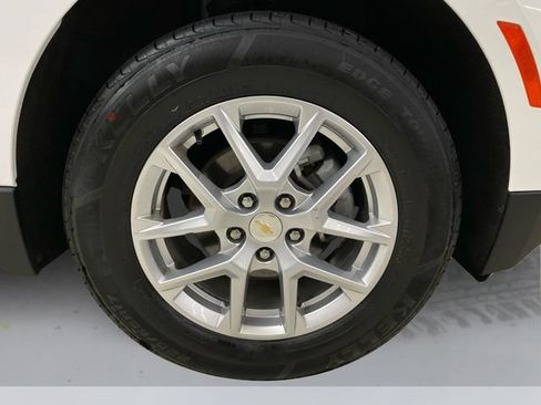 Used 2023 Chevrolet Equinox LS w/ LS Convenience Package AWD/4WD image 16