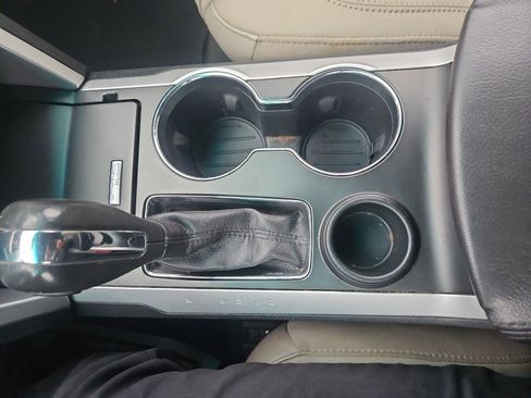 Used 2015 Ford Explorer XLT w/ Equipment Group 202B image 19