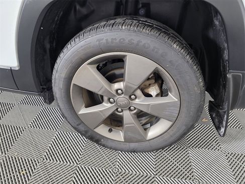 Used 2017 Jeep Cherokee Latitude w/ Comfort & Sound Group image 19