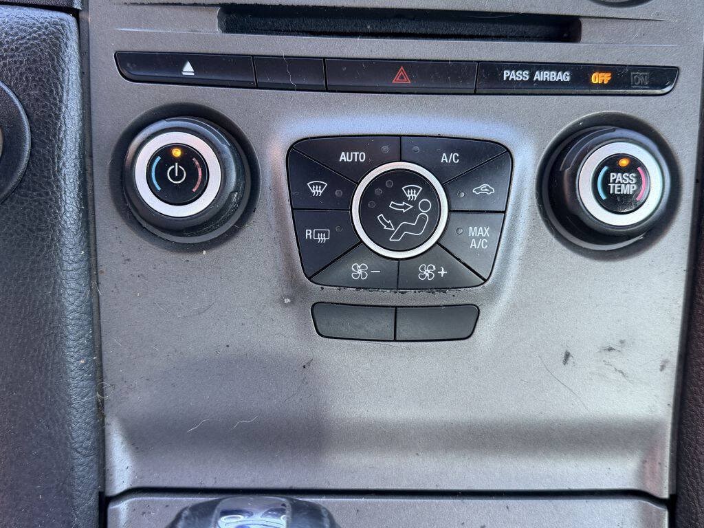 Used 2013 Ford Taurus SEL FWD image 17