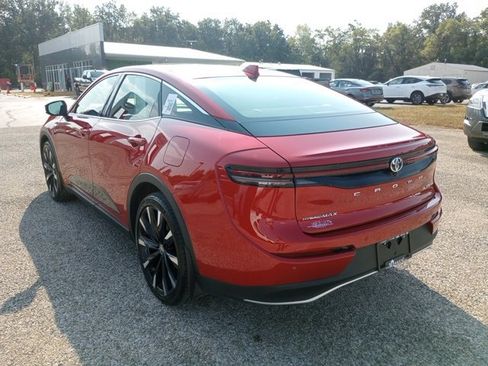 Used 2023 Toyota Crown Platinum image 5