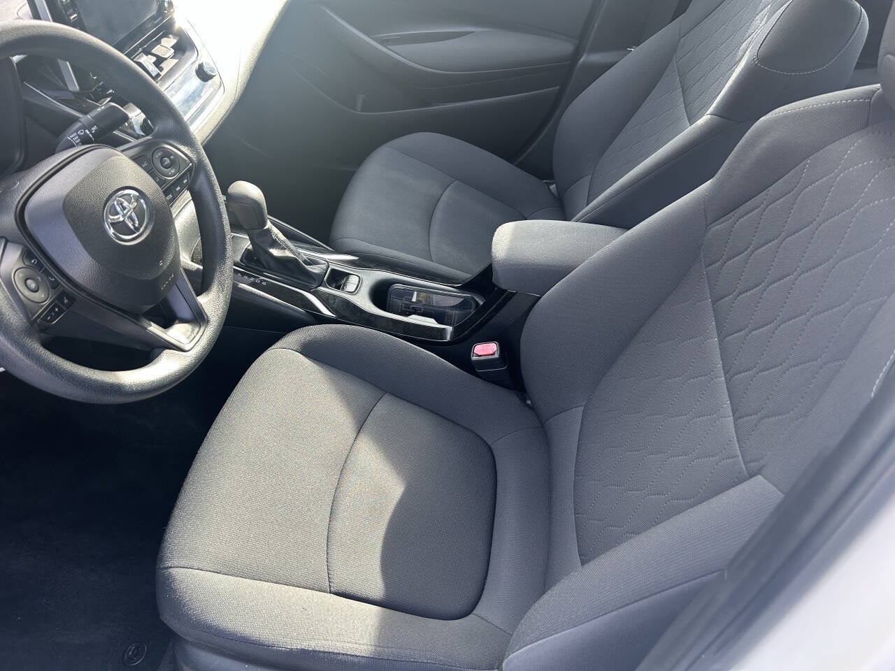 Used 2021 Toyota Corolla LE w/ LE Convenience Package FWD image 10