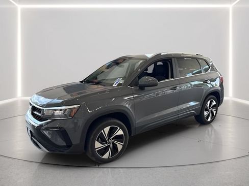 Used 2023 Volkswagen Taos SE AWD/4WD image 6