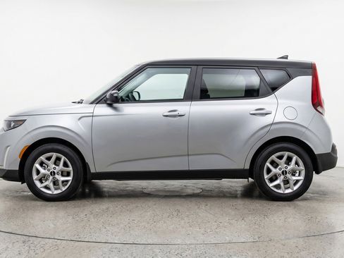 Used 2025 Kia Soul LX w/ LX Technology Package image 5