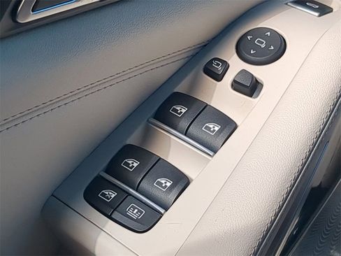 New 2026 BMW X7 M60i image 24