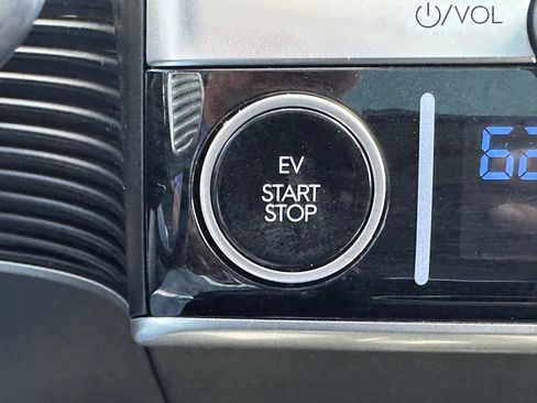 Used 2024 Hyundai Ioniq 5 Limited image 35