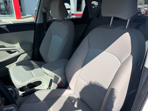 Used 2022 Kia Soul LX w/ Technology Package FWD image 10