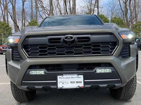 Used 2026 Toyota Tacoma TRD Off-Road image 13