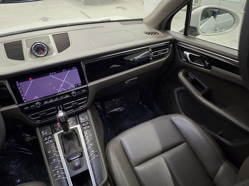Used 2021 Porsche Macan S image 35