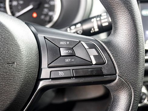 Used 2025 Nissan Kicks Play S image 20