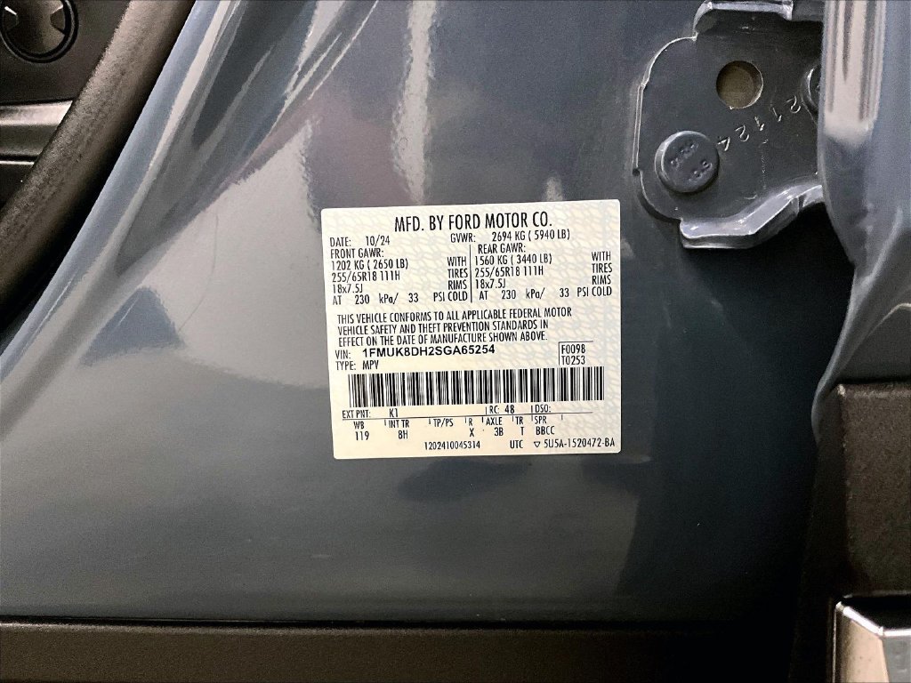 Used 2025 Ford Explorer Active AWD/4WD image 19