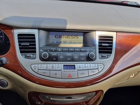 Used 2013 Hyundai Genesis 3.8 RWD image 11