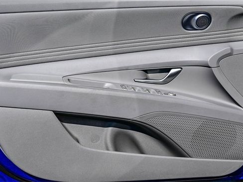 Certified 2025 Hyundai Elantra SEL image 21