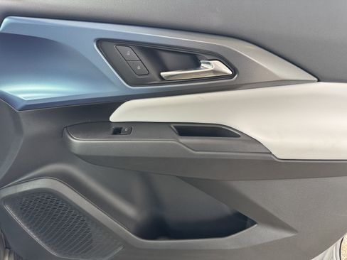 New 2026 Chevrolet Equinox EV LT image 20