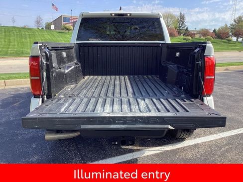 Used 2024 Toyota Tacoma TRD Sport image 11