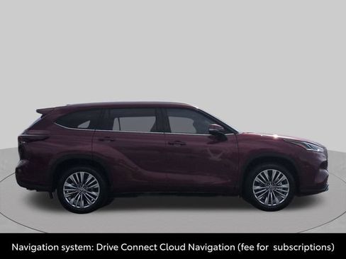 Certified 2026 Toyota Highlander Platinum AWD/4WD image 4