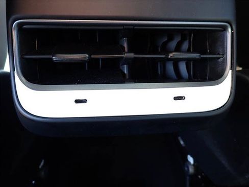 Used 2020 Tesla Model Y Long Range AWD/4WD image 9