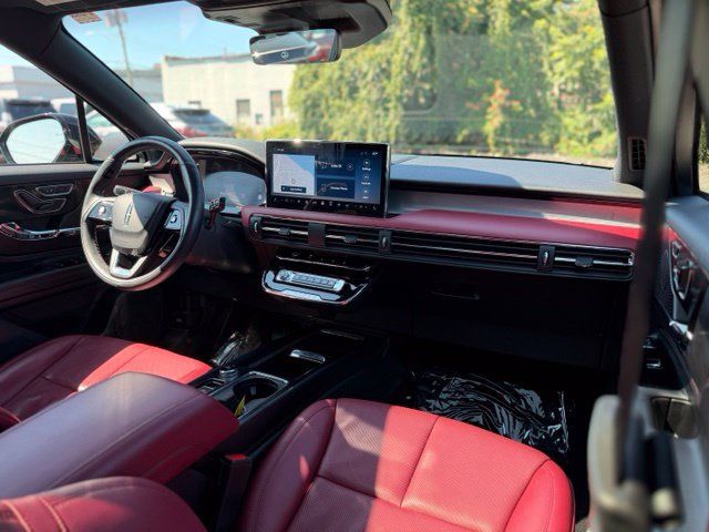 Used 2023 Lincoln Corsair Reserve w/ Equipment Group 201A AWD/4WD image 19