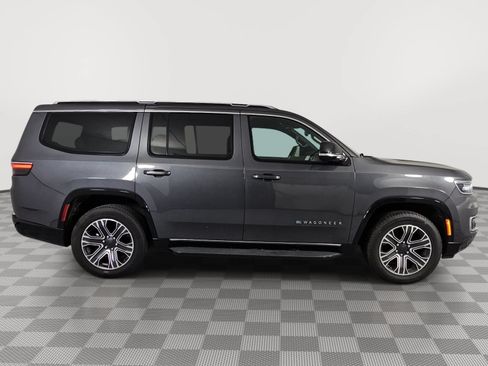 Used 2024 Jeep Wagoneer Series II w/ Flexible Seating Group RWD image 9