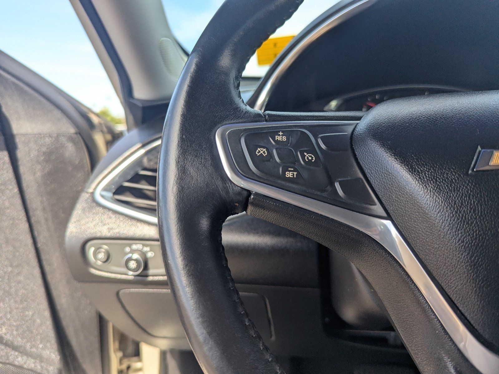 Used 2016 Chevrolet Malibu LT FWD image 31