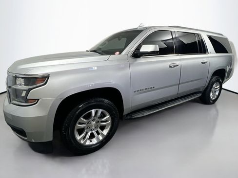 Used 2017 Chevrolet Suburban LT image 9