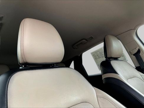 Used 2020 Ford Escape Titanium AWD/4WD image 27