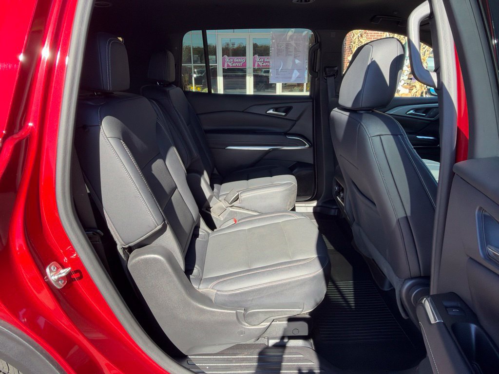 Used 2024 Chevrolet Traverse LT w/ Trailering Package AWD/4WD image 47