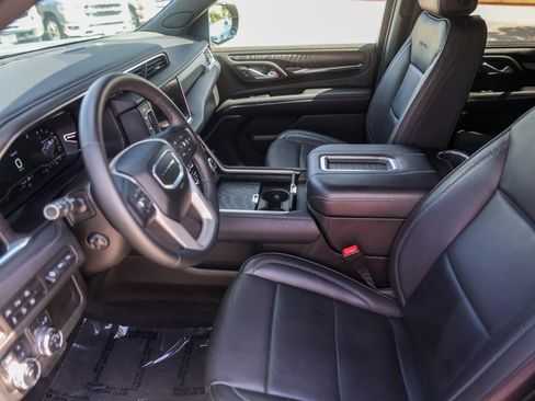 Used 2024 GMC Yukon Denali AWD/4WD image 12