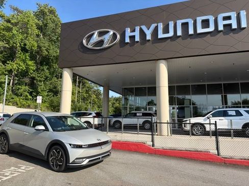 Certified 2023 Hyundai Ioniq 5 SEL w/ Cargo Package AWD/4WD image 1
