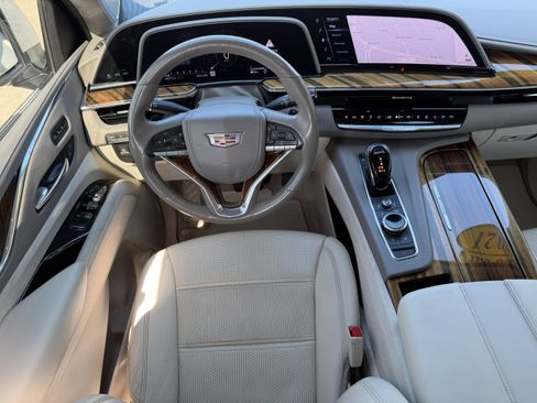 Used 2021 Cadillac Escalade ESV Sport Platinum image 14